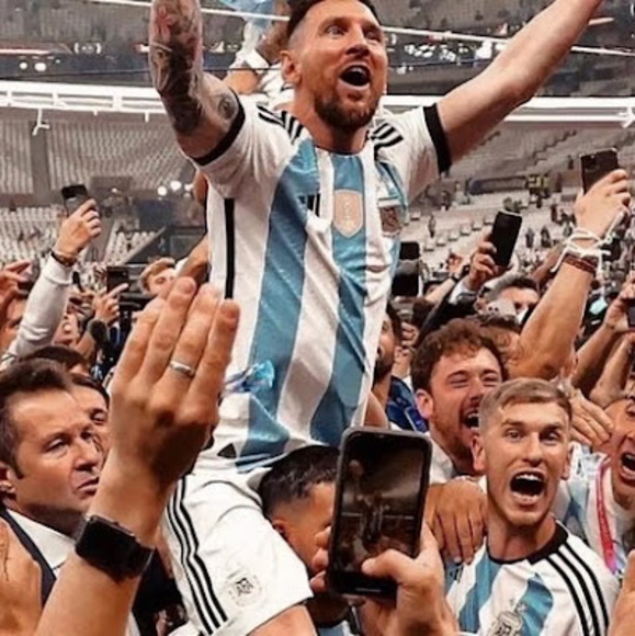 Meet your Posher, Alejo - Picture 1 of 1